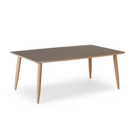 H142 sofabord fra Vannerup med Fenix laminat overflade og ben i hvidolieret eg