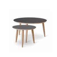 Sarah sofabordssæt fra Vannerup med sort nano laminat overflade og ben i hvidolieret eg