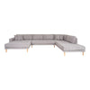 Venedig u-sofa monteret med slidstærkt lys grå møbelstof og ben i naturtræ