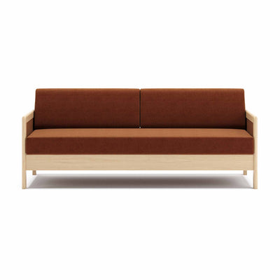 Hestbæk 145 sovesofa fra Hestbæk monteret med Denno orange møbelstof. Stel i bøg sæbe.