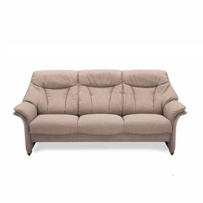 Barsø 3-pers sofa fra Hjort Knudsen monteret med slidstærkt Ocean møbelstof og sorte træben