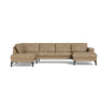 City u-sofa fra Hjort Knudsen i beige kentucky møbelstof og ben i enten sort metal eller hvidolieret eg