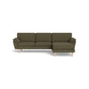 IQ Design chaiselong sofa fra Top-Line monteret med grøn møbelstof og ben i eg naturolie eller hvidolie. Kan bestilles spejlvendt.