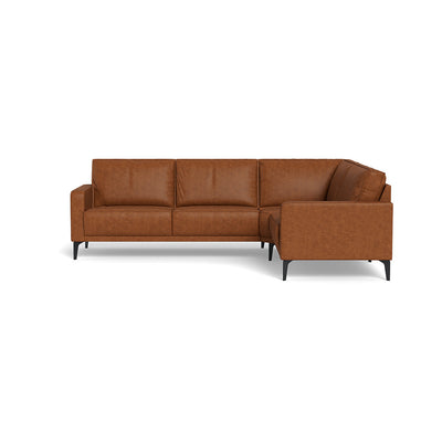 Vesterby hjørnesofa fra Hjort Knudsen monteret med slidstærkt mørk cognac kentucky stof og ben i sort metal eller eg.