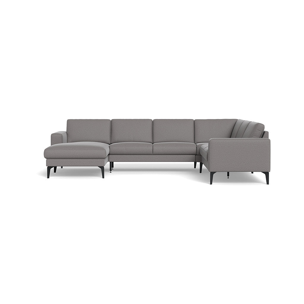 City hjørnesofa m. chaiselong fra Hjort Knudsen monteret med slidstærkt Oakland møbelstof i grå. Sorte eller egetræben.