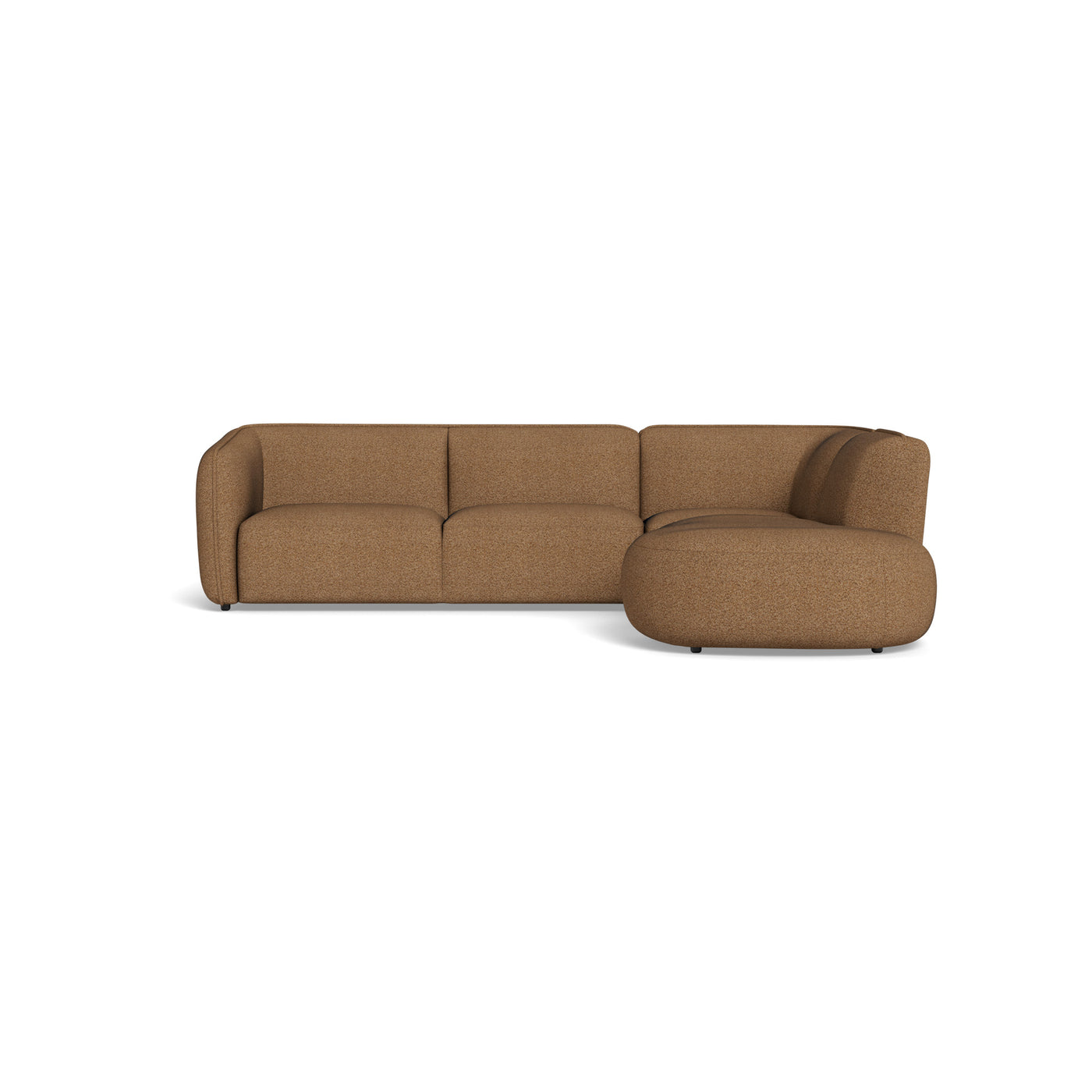 Loures hjørnesofa med open-end fra Kauno Baldai monteret med slidstærkt caramel omega møbelstof. Kan bestilles spejlvendt.