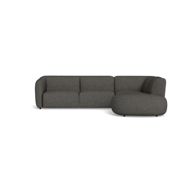 Loures hjørnesofa m. open-end fra Kauno Baldai monteret med slidstærkt blåt møbelstof. Sorte ben.