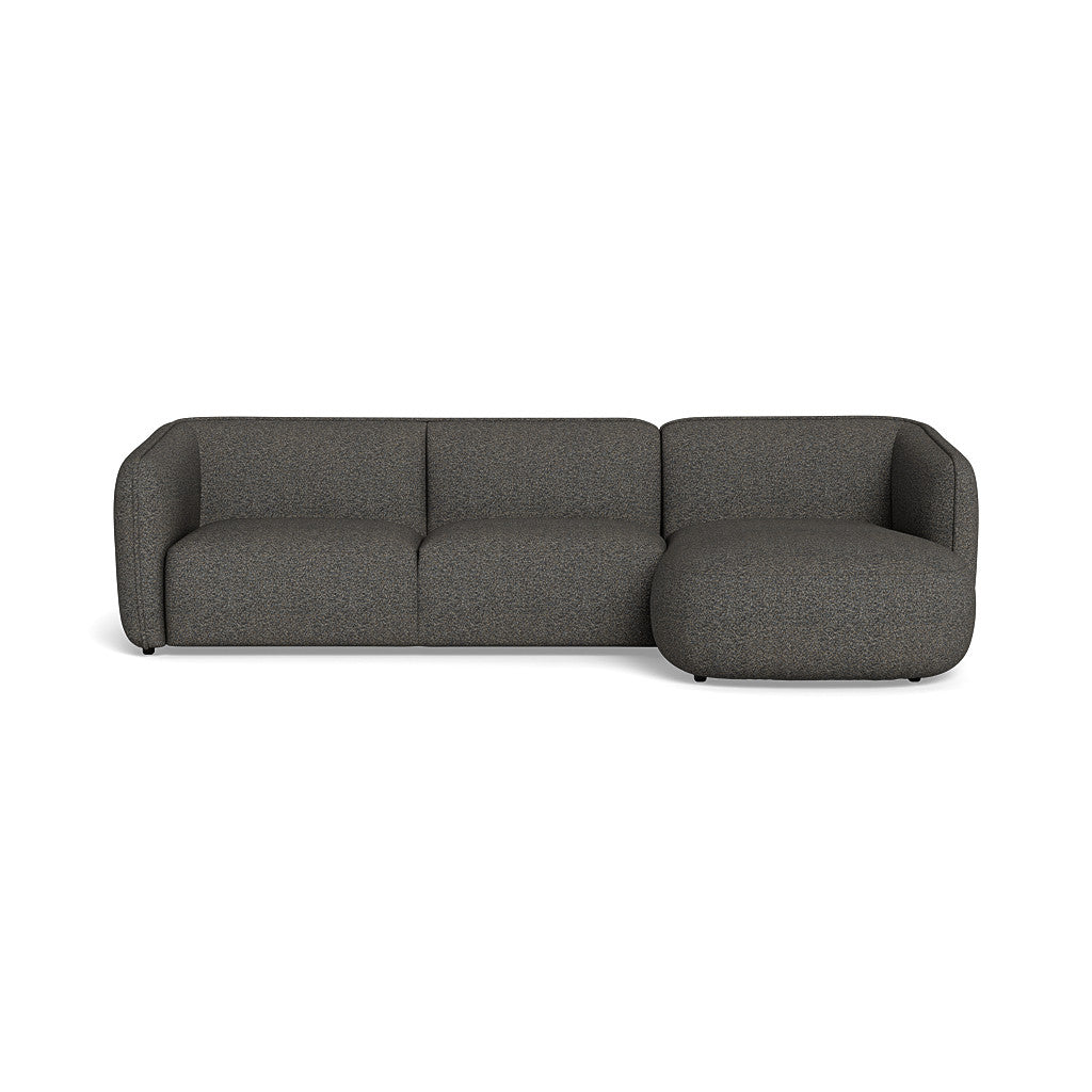 Loures chaiselong sofa fra Kauno Baldai monteret med slidstærkt Omega blå møbelstof. Kan bestilles spejlvendt.