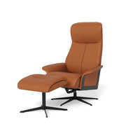 Scandi lænestol inkl. fodskammel fra IMG monteret med cognac Trend læder og sort metalsokkel.