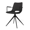 Cayman spisebordsstol med armlæn fra Canett monteret med Topper Deep Black microfiber