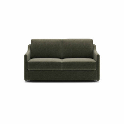 Alma sovesofa fra Hestbæk monteret med slidstærkt grøn Sama møbelstof. Sorte ben.