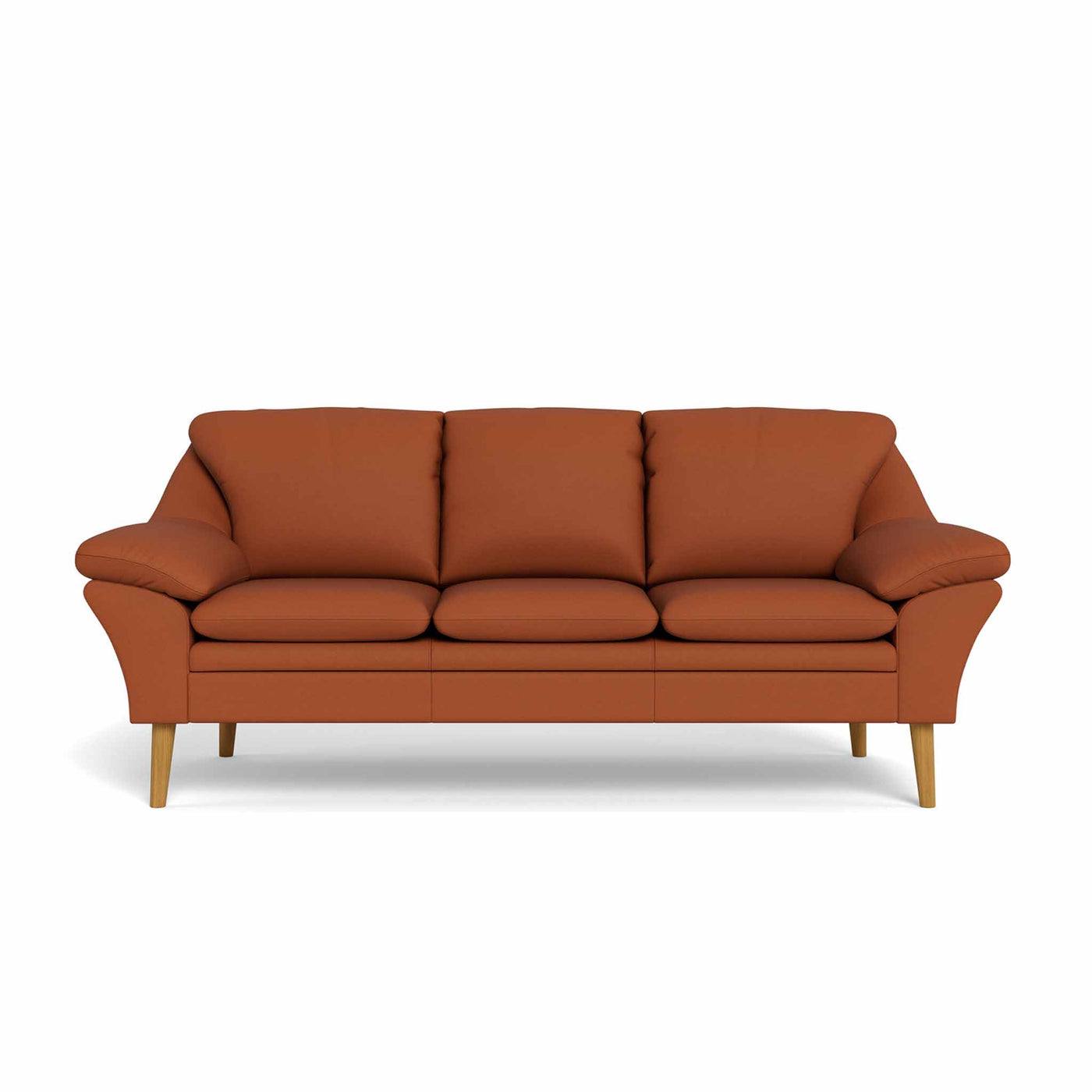 Fly 3-personers sofa fra BD monteret med cognac 6000 okselæder. Ben i naturolieret eg.