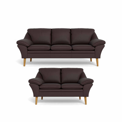 Fly sofasæt fra BD monteret med handskeblødt brun 6000 okselæder. Ben i naturolieret eg.
