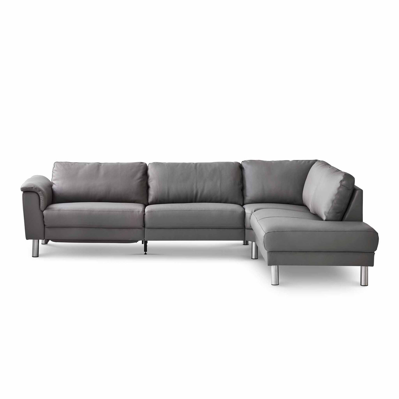 City sofa med open-end fra Hjort Knudsen monteret med gråt Soleda læder og runde stålben
