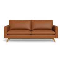 Clint 3-personers sofa fra BD monteret med cognac 8000 semianilin læder og stel i naturolieret eg.