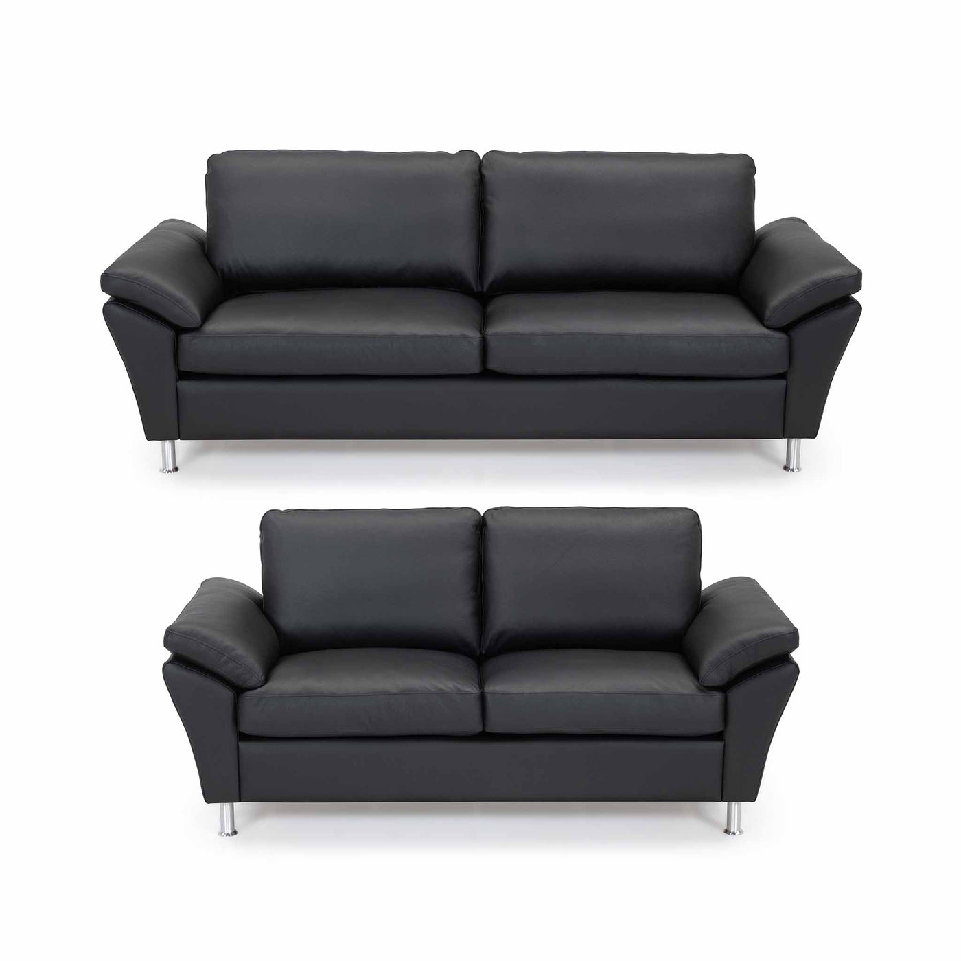 Skyline sofasæt fra Hjort Knudsen monteret med praktisk sort Soleda læder og runde stålben