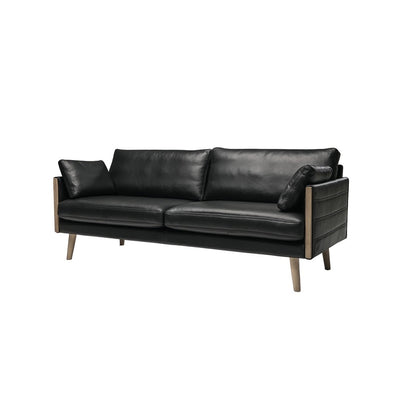 Horizont 3-pers sofa fra BD Møbler monteret med handskeblødt sort okselæder og gavle og ben i egetræ