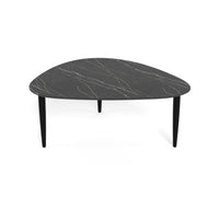 Katrine sofabord fra Thomsen Furniture i Shadow laminat overflade og ben i sortbejdset eg