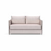 Luoma sovesofa fra Innovation monteret med sandfarvet møbelstof.