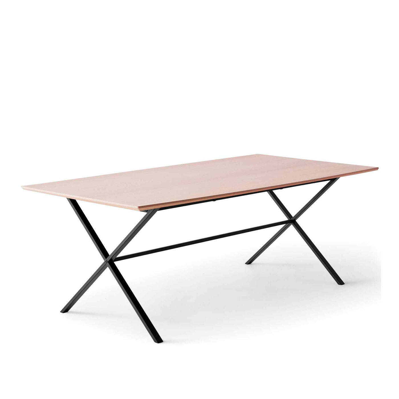 Meza spisebord med matlakeret egefinér overflade og sorte kryds ben i metal