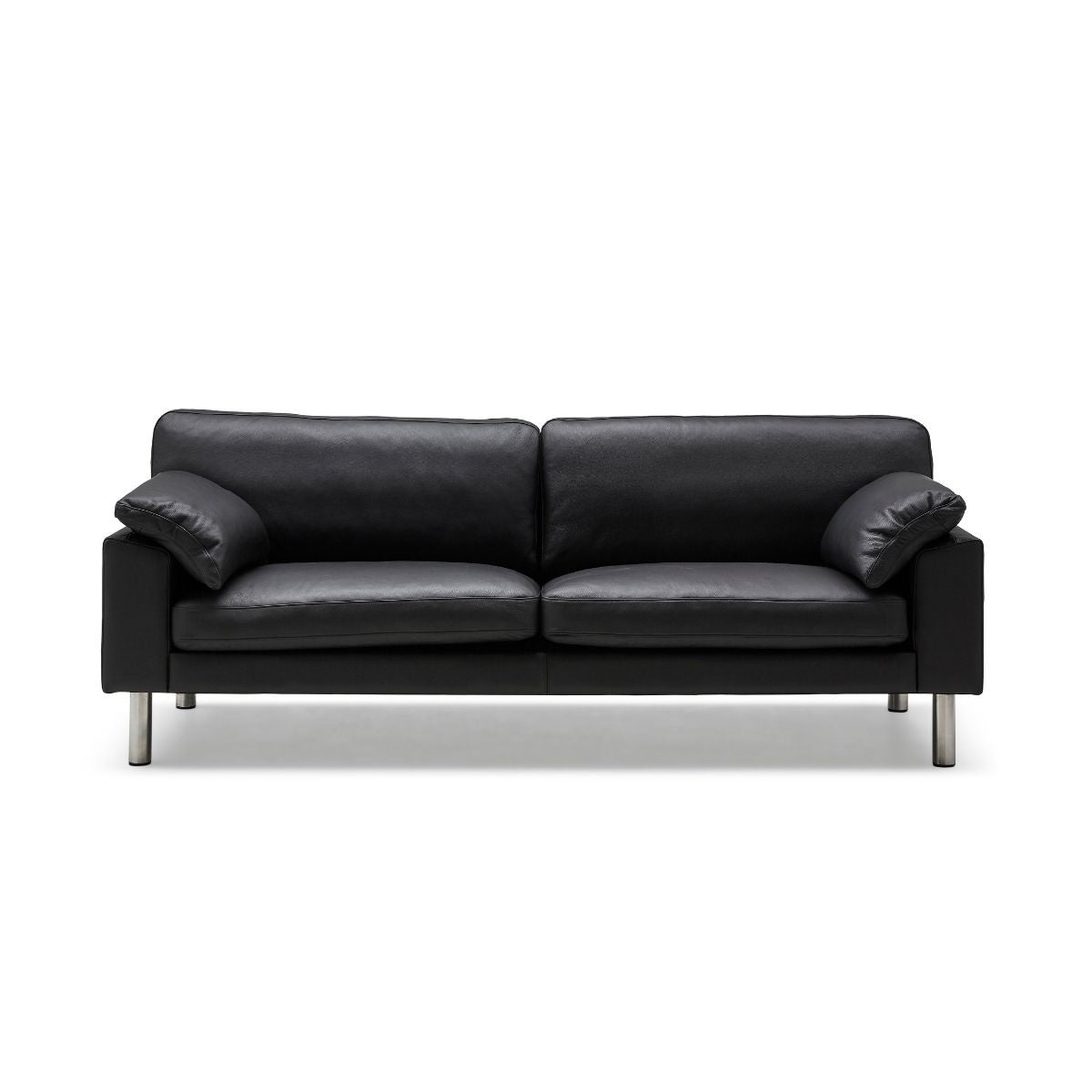 Napoli 3-pers sofa fra Kragelund monteret med praktisk Toleda okselæder og børstede stålben