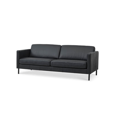 Nebraska 3-pers sofa fra Lexpo monteret med sort semianilin læder og sorte metalben