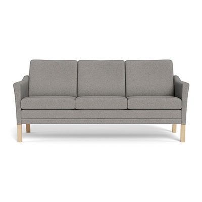 Milos 3-pers sofa fra Skalma monteret med slidstærkt gråt møbelstof og ben i eg eller bøgetræ