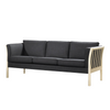Tessa 3-pers sofa fra Kragelund monteret med slidstærkt Torro møbelstof og gavle i bøgetræ