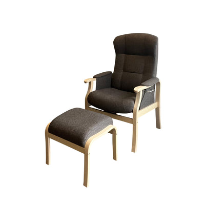 Sorø Plus otiumstol inkl. fodskammel fra Nordic-C monteret med Forward uldstof og stel i lakeret bøg.